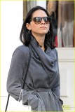 olivia-munn-joel-kinnaman-dad-is-a-great-cook-04